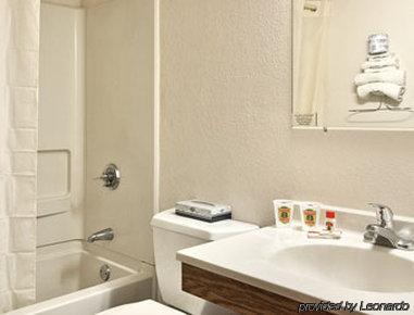 Super 8 By Wyndham Augusta Hotell Rom bilde