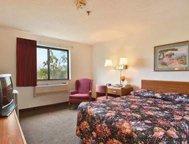 Super 8 By Wyndham Augusta Hotell Eksteriør bilde